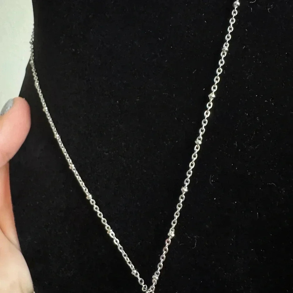 Edgy Butterfly pensante Necklace - Picture 6 of 8